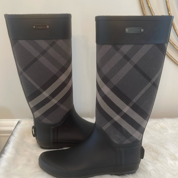 Burberry Rain Boots Signature House Check Black/Grey Size 39 EUC - Picture 4 of 13